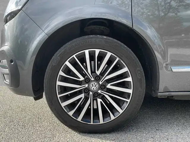 Volkswagen Transporter view 9