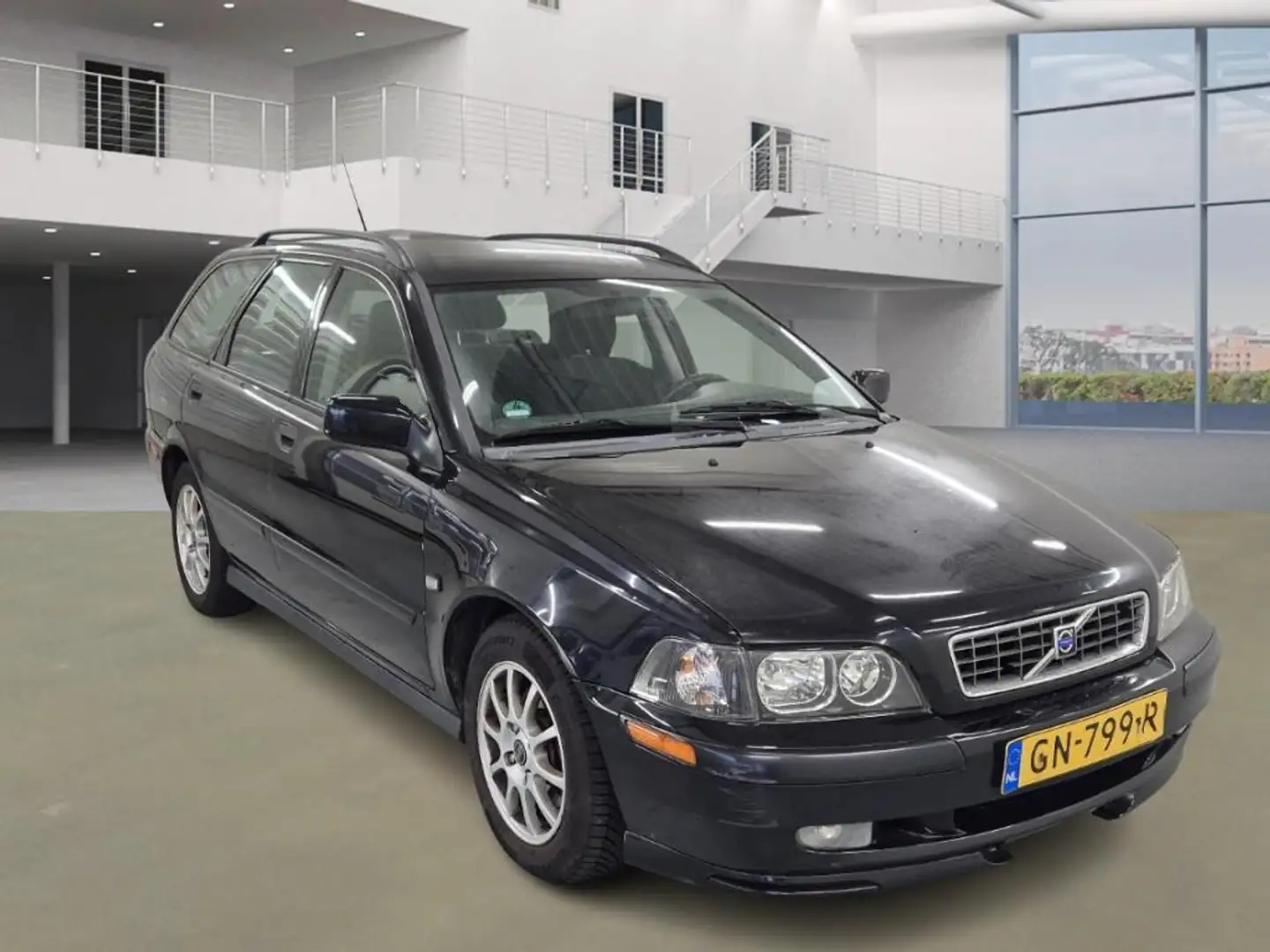 Volvo V40 1.6 Europa Prestige AIRCO ELEKRAMEN LEDER 2XSLEU Zwart - 2