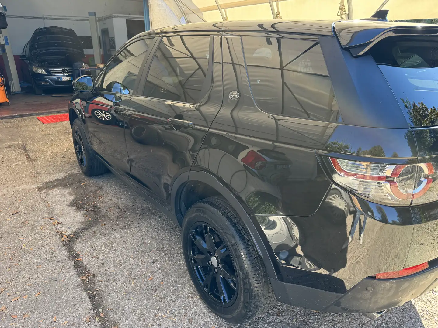 Land Rover Discovery Sport 2.0 td4 HSE awd 150cv AUTOCARRO N1 - 2