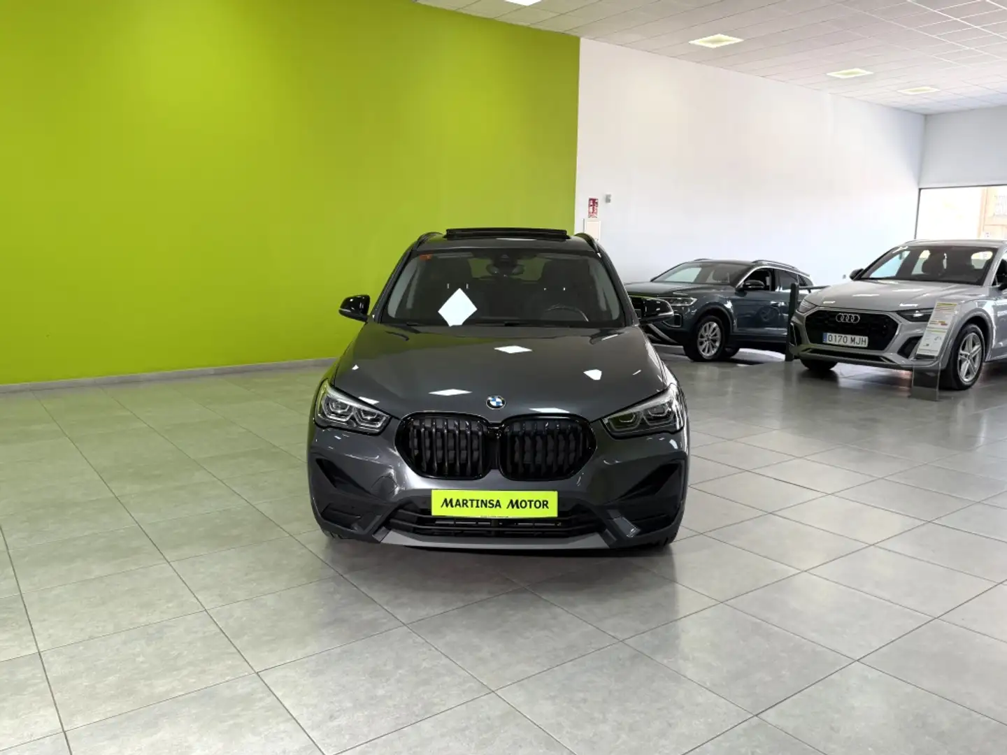 BMW X1 sDrive 18iA Gris - 2
