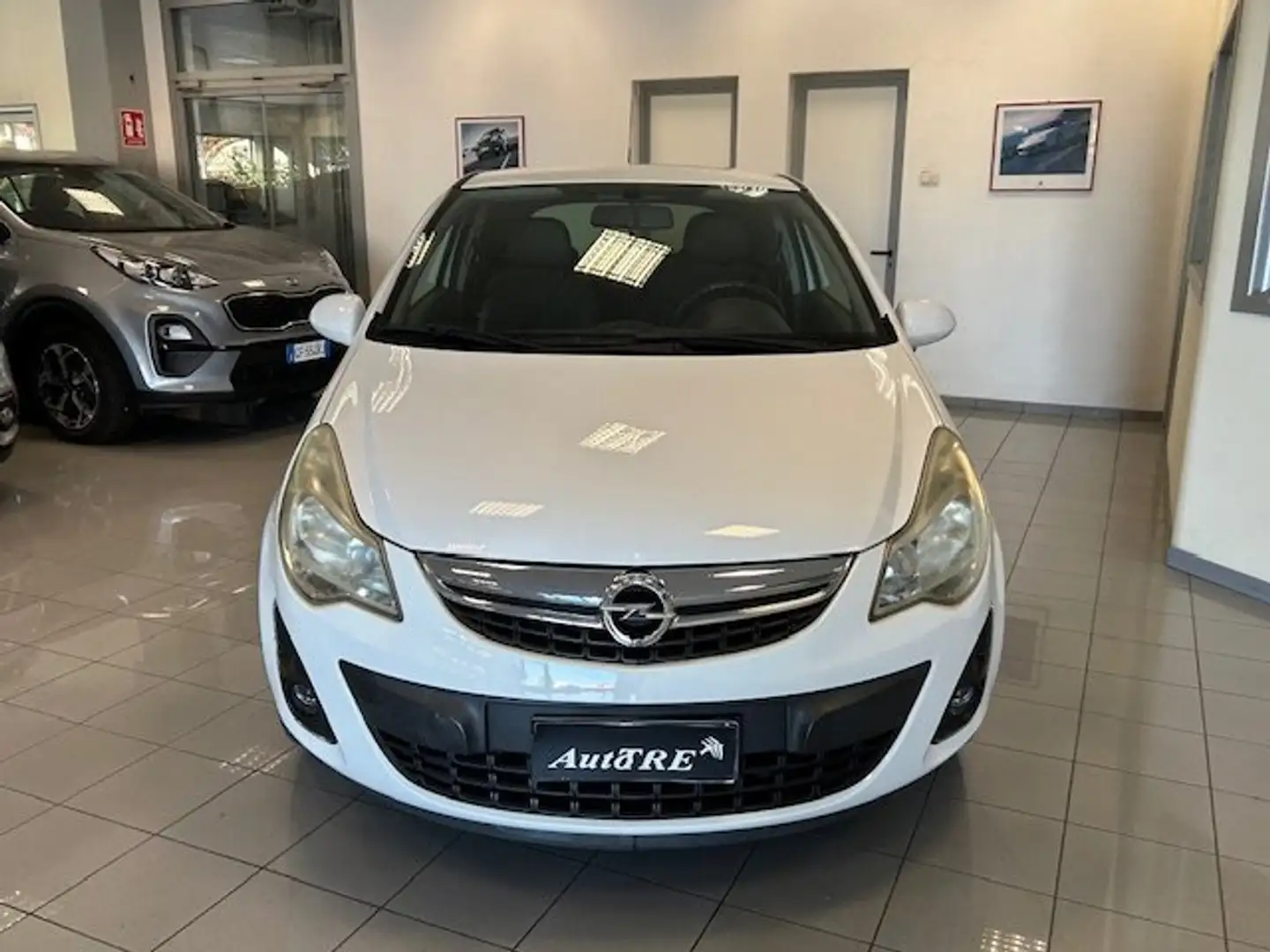 Opel Corsa Corsa IV 2010 3p 1.2 Club Gpl-tech 85cv Bianco - 2