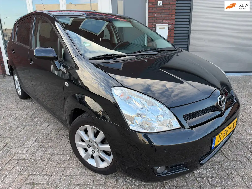 Toyota Verso 2006 из Европы — купить под ключ