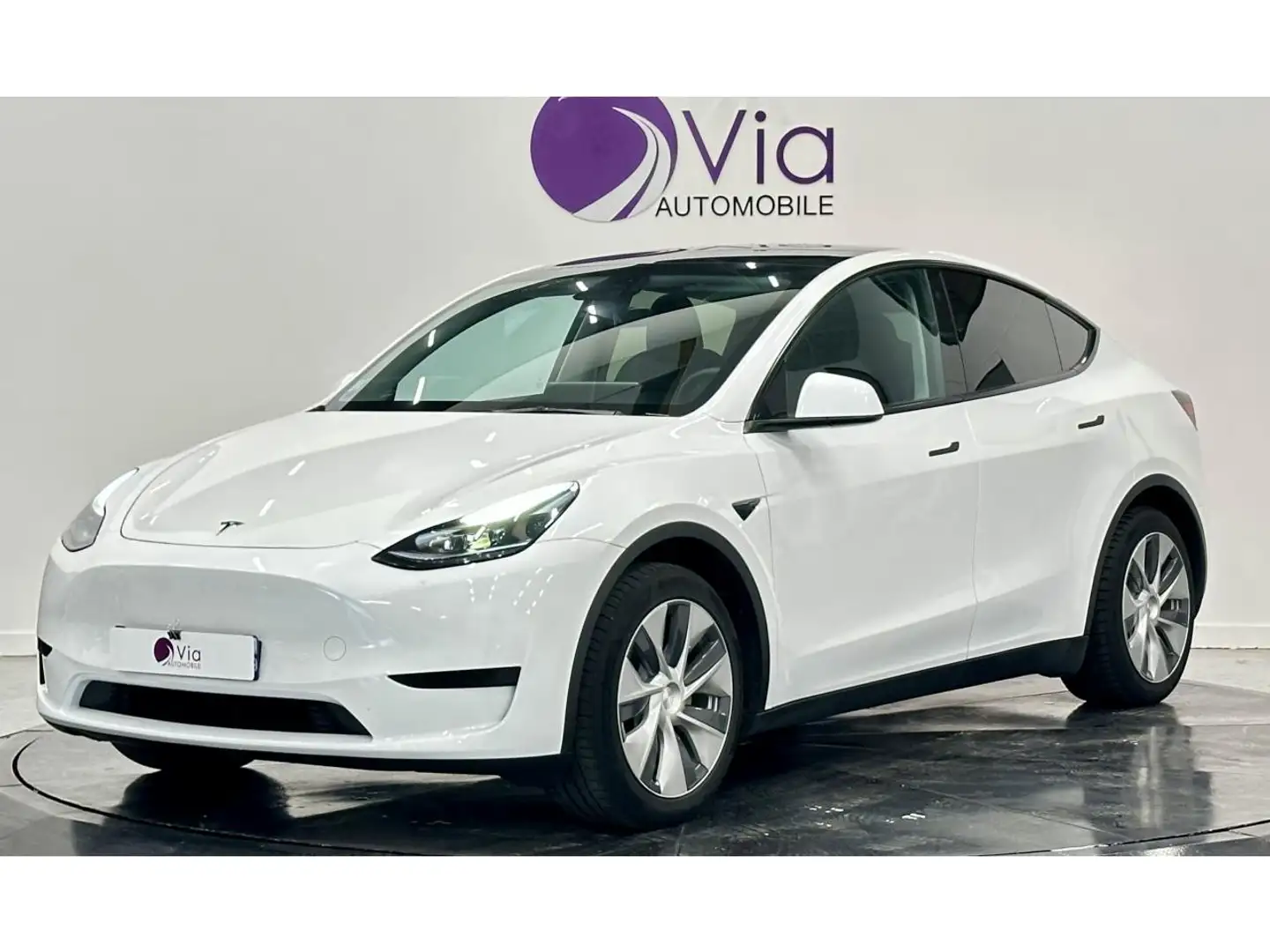 Tesla Model Y RWD STANDARD / 1ERE MAIN Weiß - 1