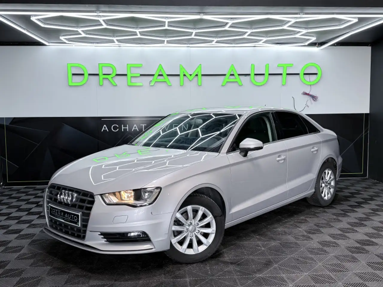 Audi A3 1.6 TDI 105CH FAP AMBITION