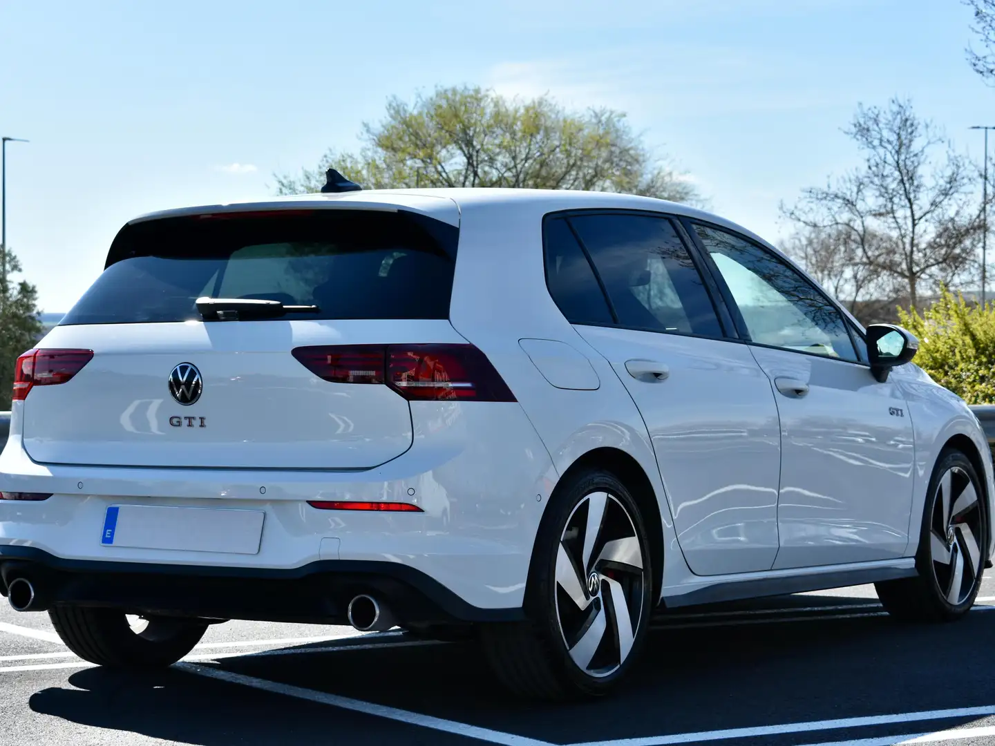 Volkswagen Golf VOLKSWAGEN GOLF GTI 2.0 TSI 195kW 265CV DSG 5p Blanco - 2