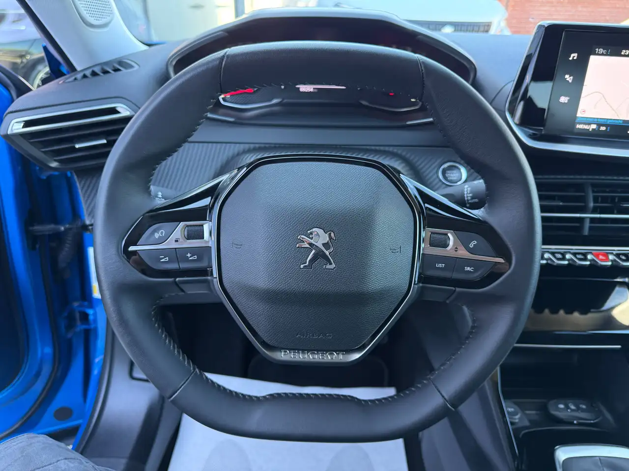 Peugeot 2008 1.2i ALLURE NAVIGATIE FULL LED ZWART LEDER CARPLAY DAB, миниатюра 18