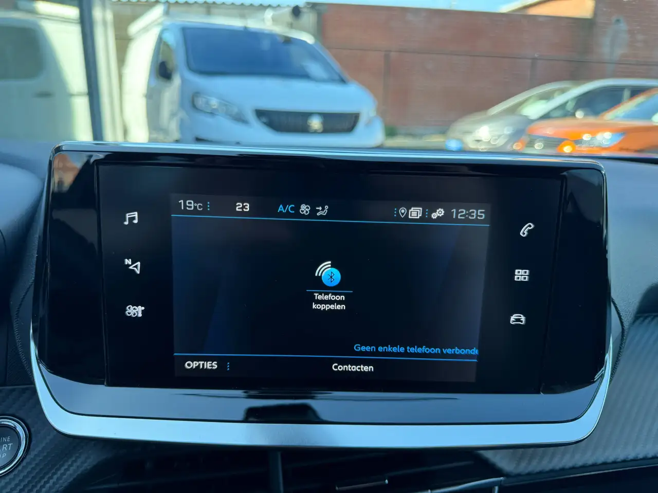 Peugeot 2008 1.2i ALLURE NAVIGATIE FULL LED ZWART LEDER CARPLAY DAB, миниатюра 23
