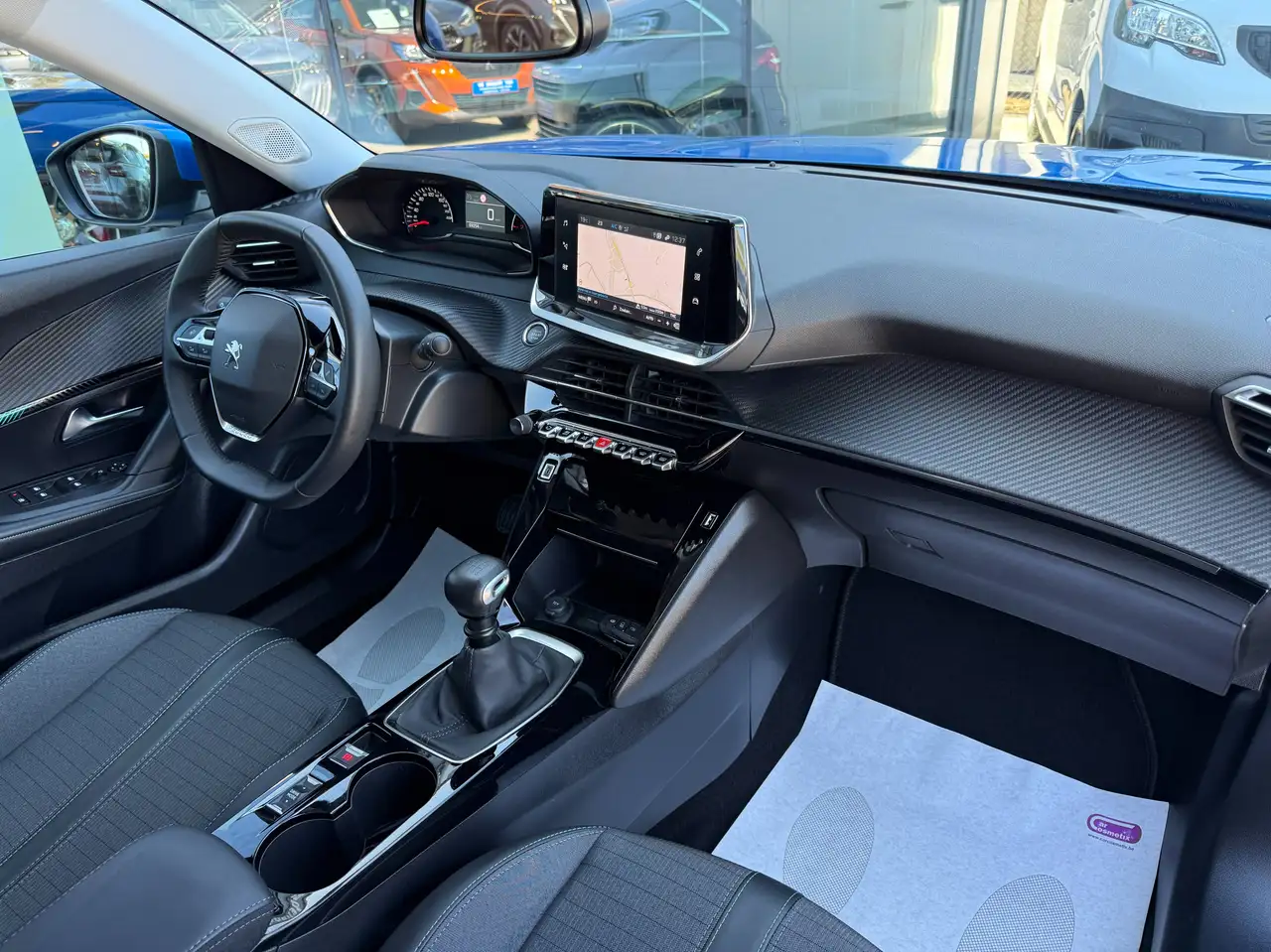 Peugeot 2008 1.2i ALLURE NAVIGATIE FULL LED ZWART LEDER CARPLAY DAB, миниатюра 28