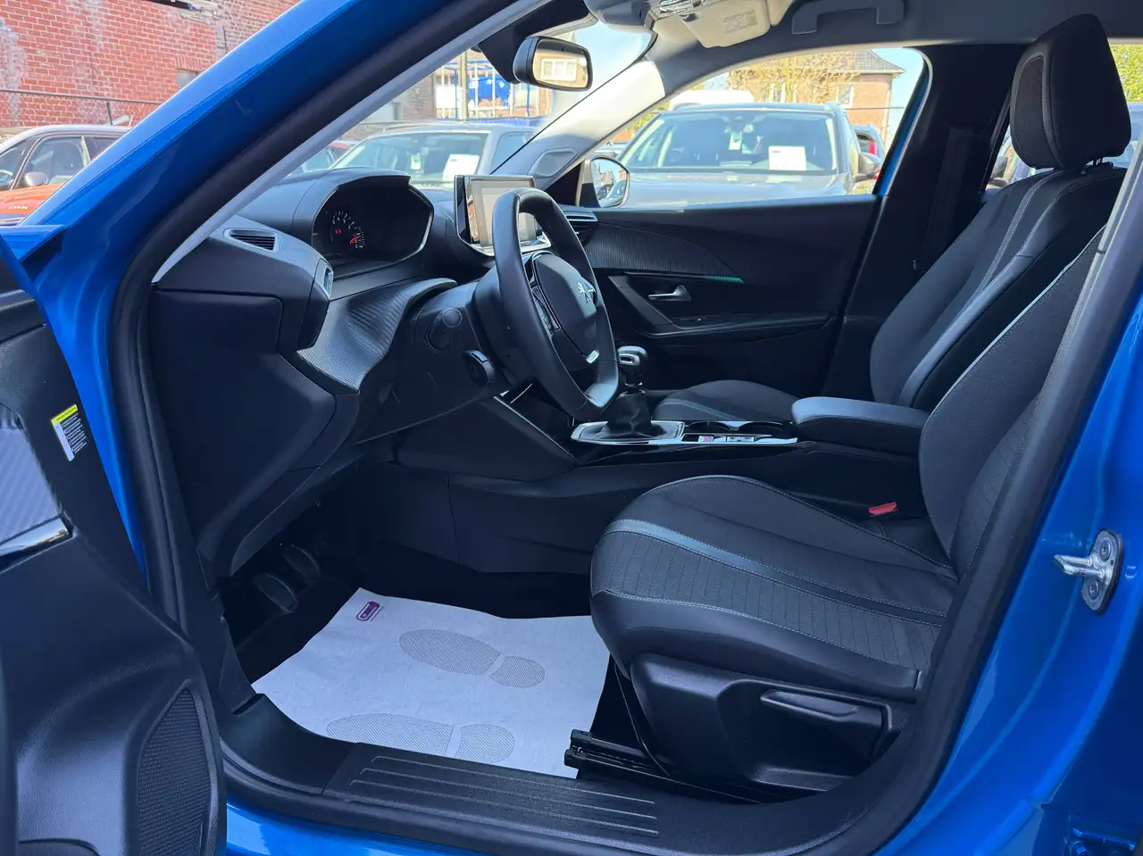 Peugeot 2008 1.2i ALLURE NAVIGATIE FULL LED ZWART LEDER CARPLAY DAB, миниатюра 12