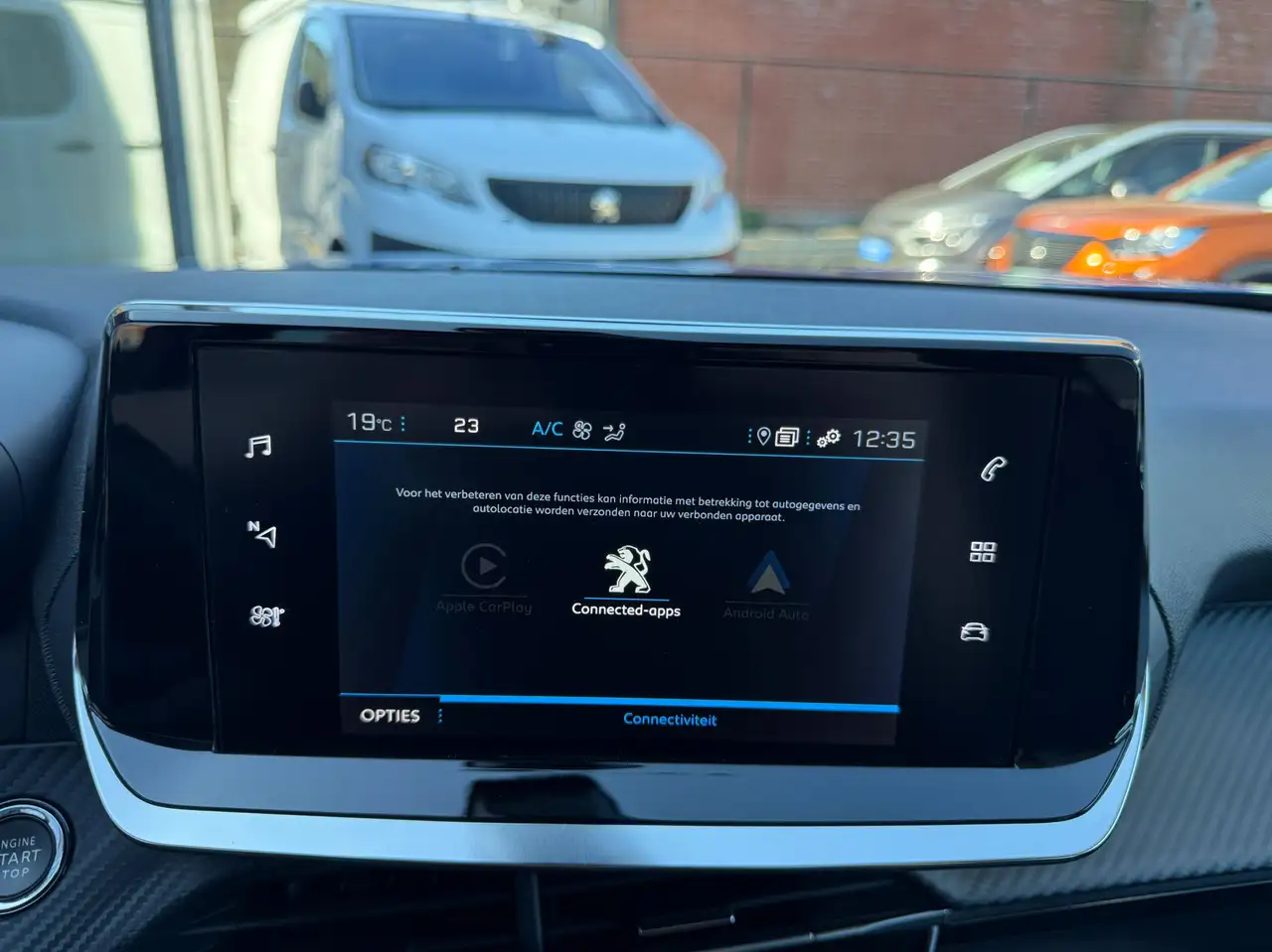 Peugeot 2008 1.2i ALLURE NAVIGATIE FULL LED ZWART LEDER CARPLAY DAB, миниатюра 22