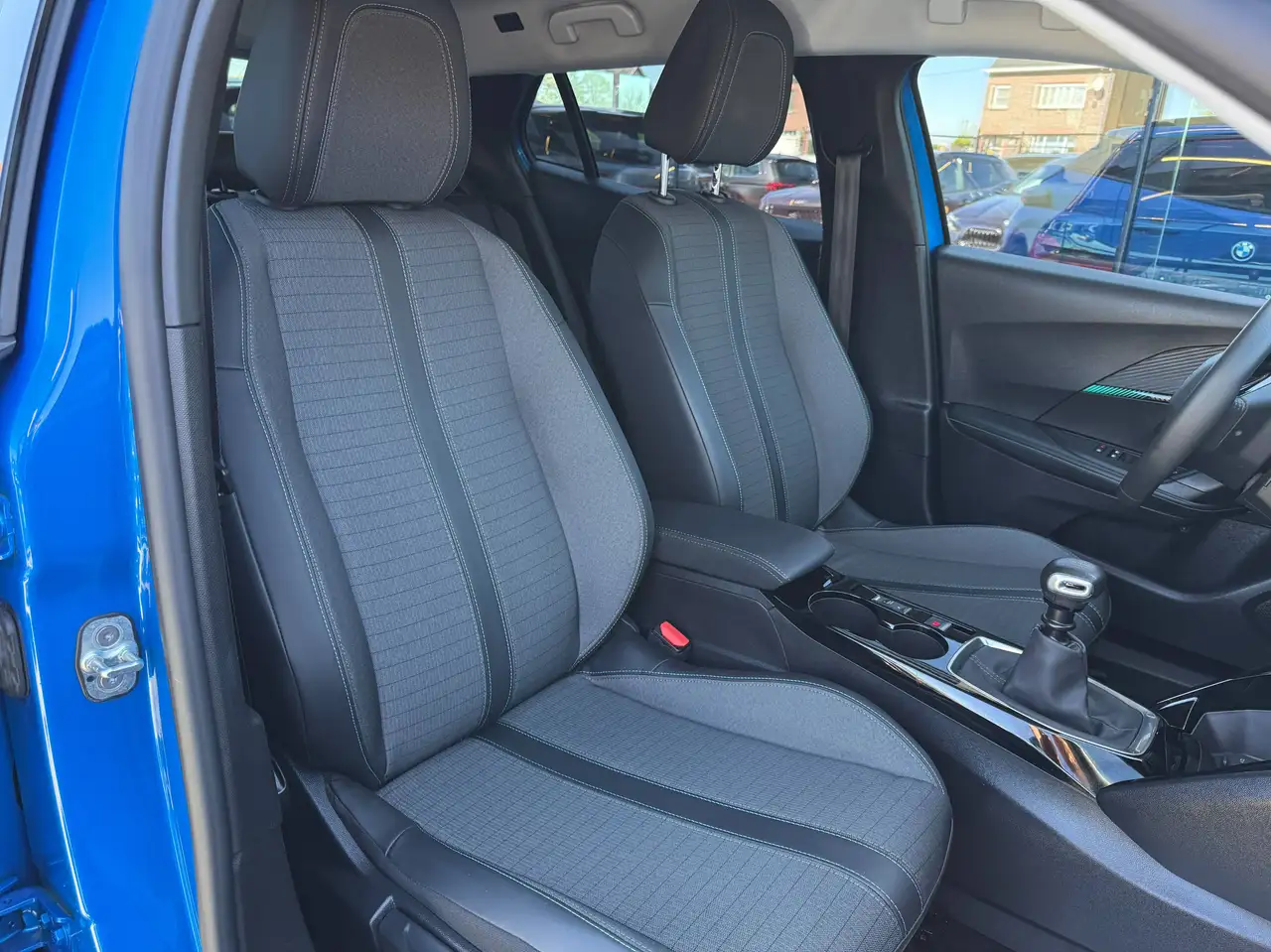 Peugeot 2008 1.2i ALLURE NAVIGATIE FULL LED ZWART LEDER CARPLAY DAB, миниатюра 29