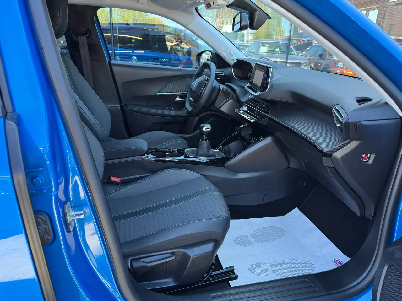 Peugeot 2008 1.2i ALLURE NAVIGATIE FULL LED ZWART LEDER CARPLAY DAB, миниатюра 27