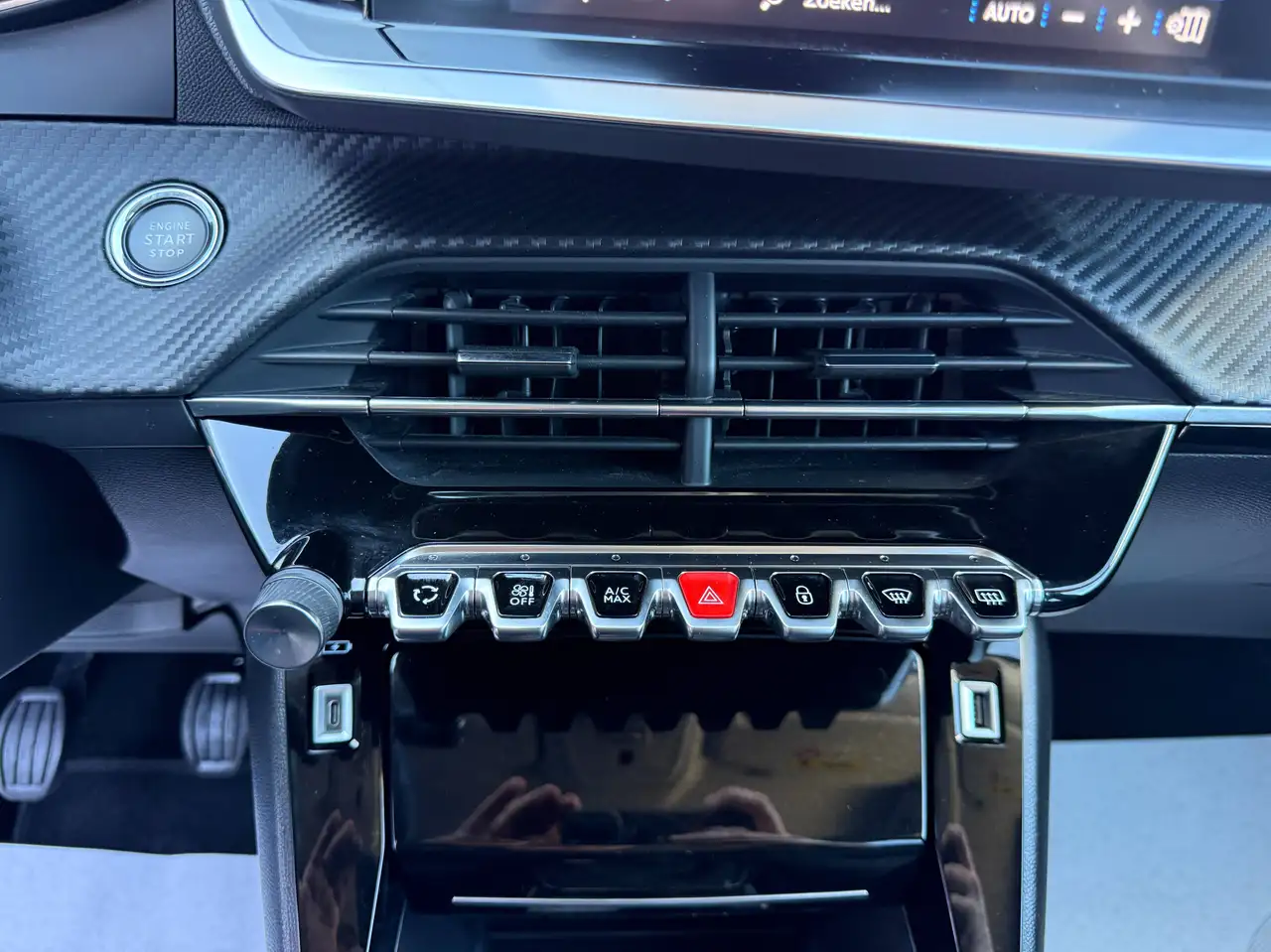 Peugeot 2008 1.2i ALLURE NAVIGATIE FULL LED ZWART LEDER CARPLAY DAB, миниатюра 20
