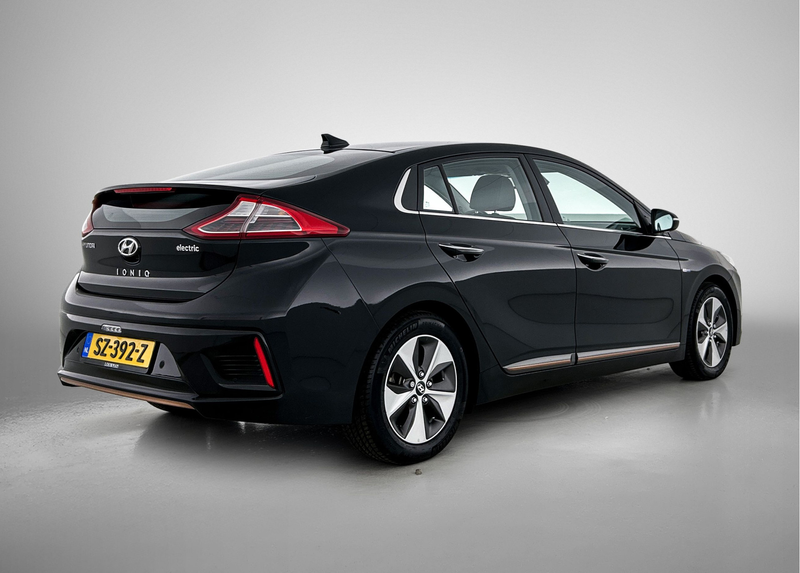 Hyundai IONIQ Premium EV | Leder | Origineel NL! | — photo 2