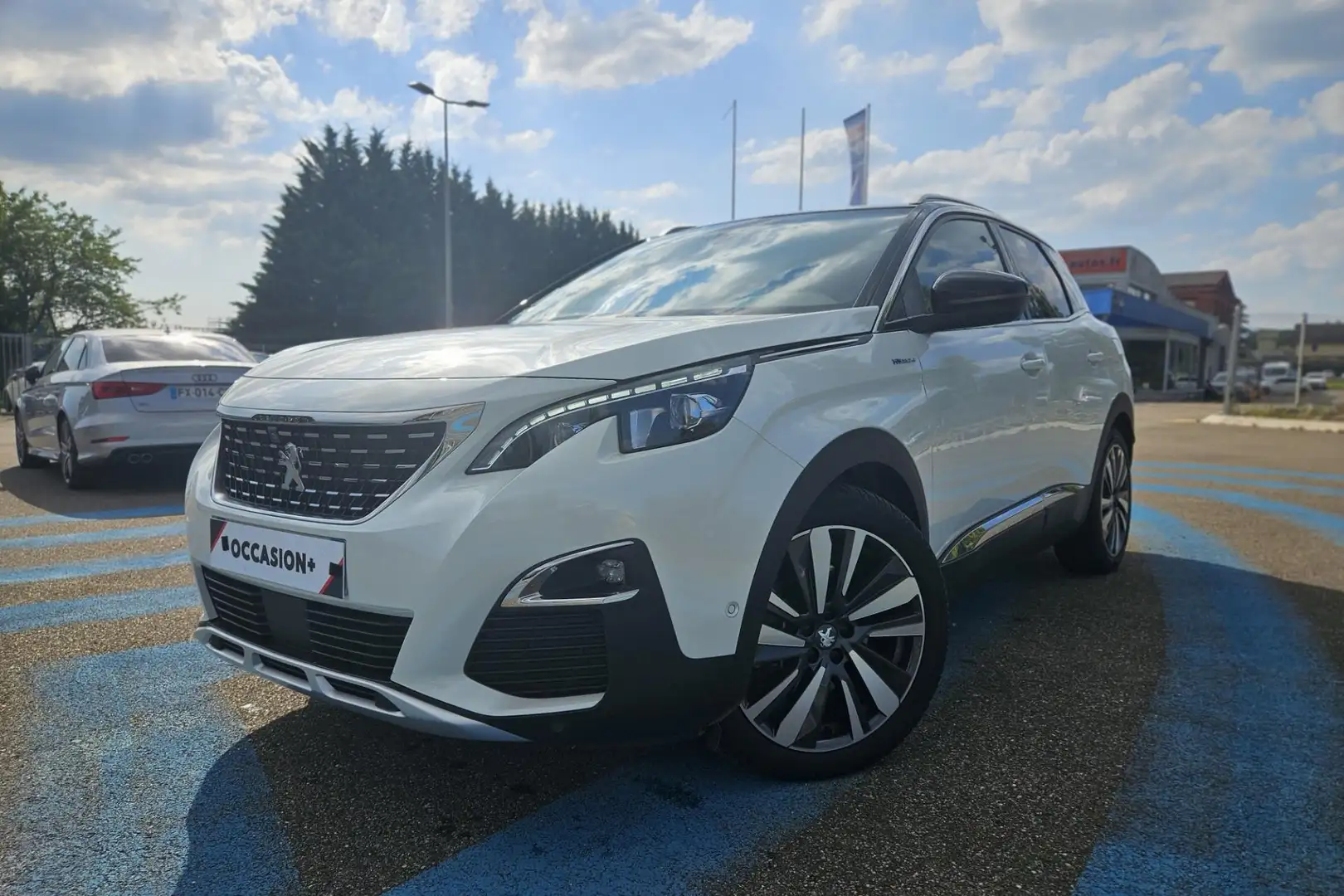 Peugeot 3008 Hybrid4 - 300 - e-EAT8  I GT Blanc nacré Weiß - 2