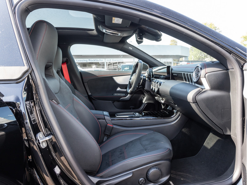 Mercedes-Benz CLA 35 AMG 4M Coupé Premium/MLB/Pano/Night/19' — photo 8