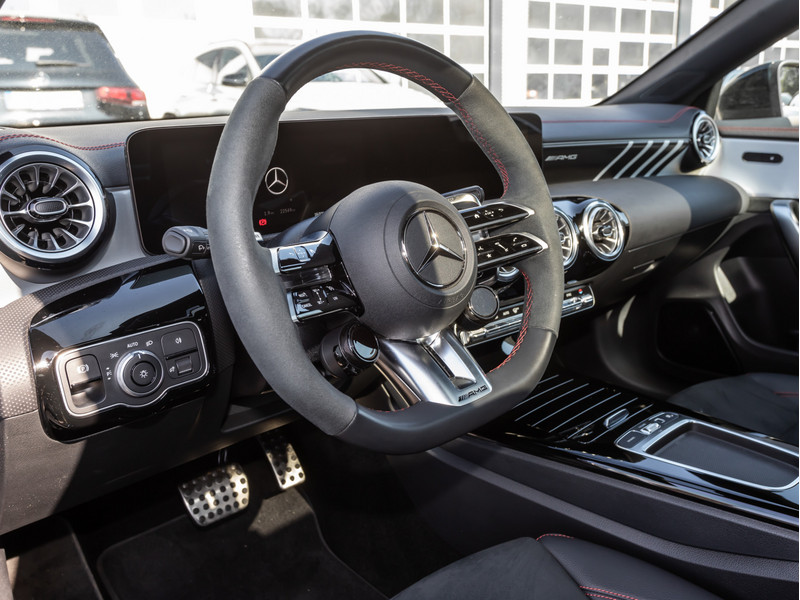 Mercedes-Benz CLA 35 AMG 4M Coupé Premium/MLB/Pano/Night/19' — photo 11