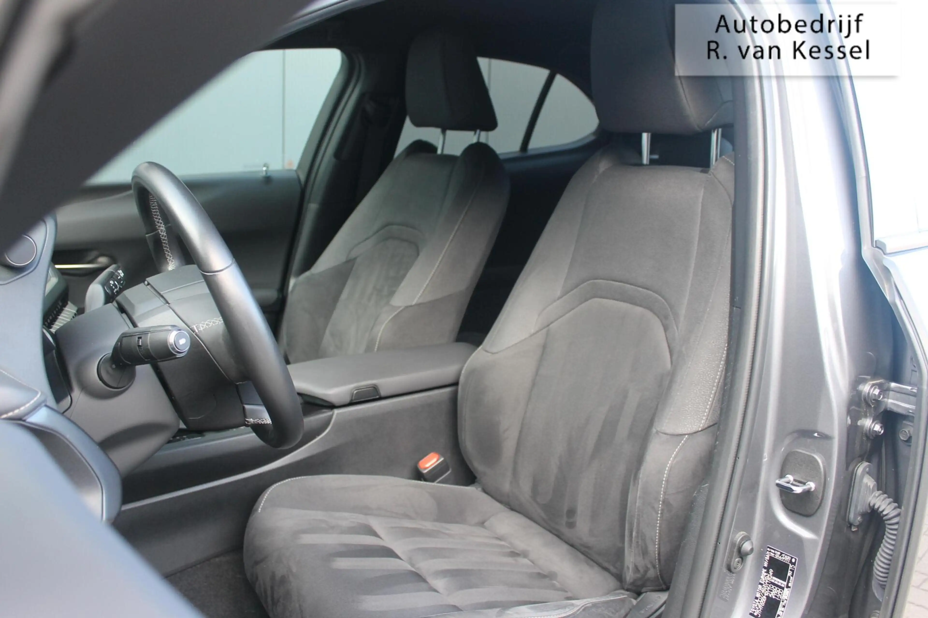 Lexus UX 250h Preference Line I Origineel Nederlandse Lexus van — photo 17