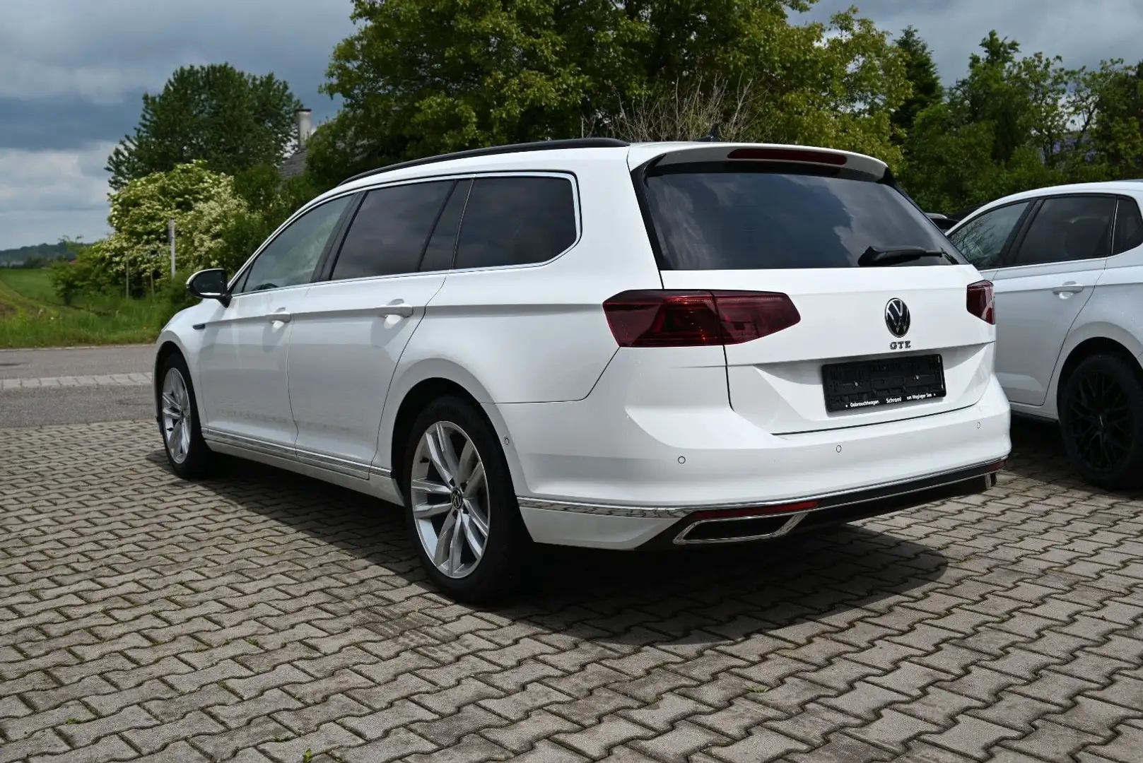 Volkswagen Passat Variant GTE/Matrix/AHK/ACC Bianco - 2