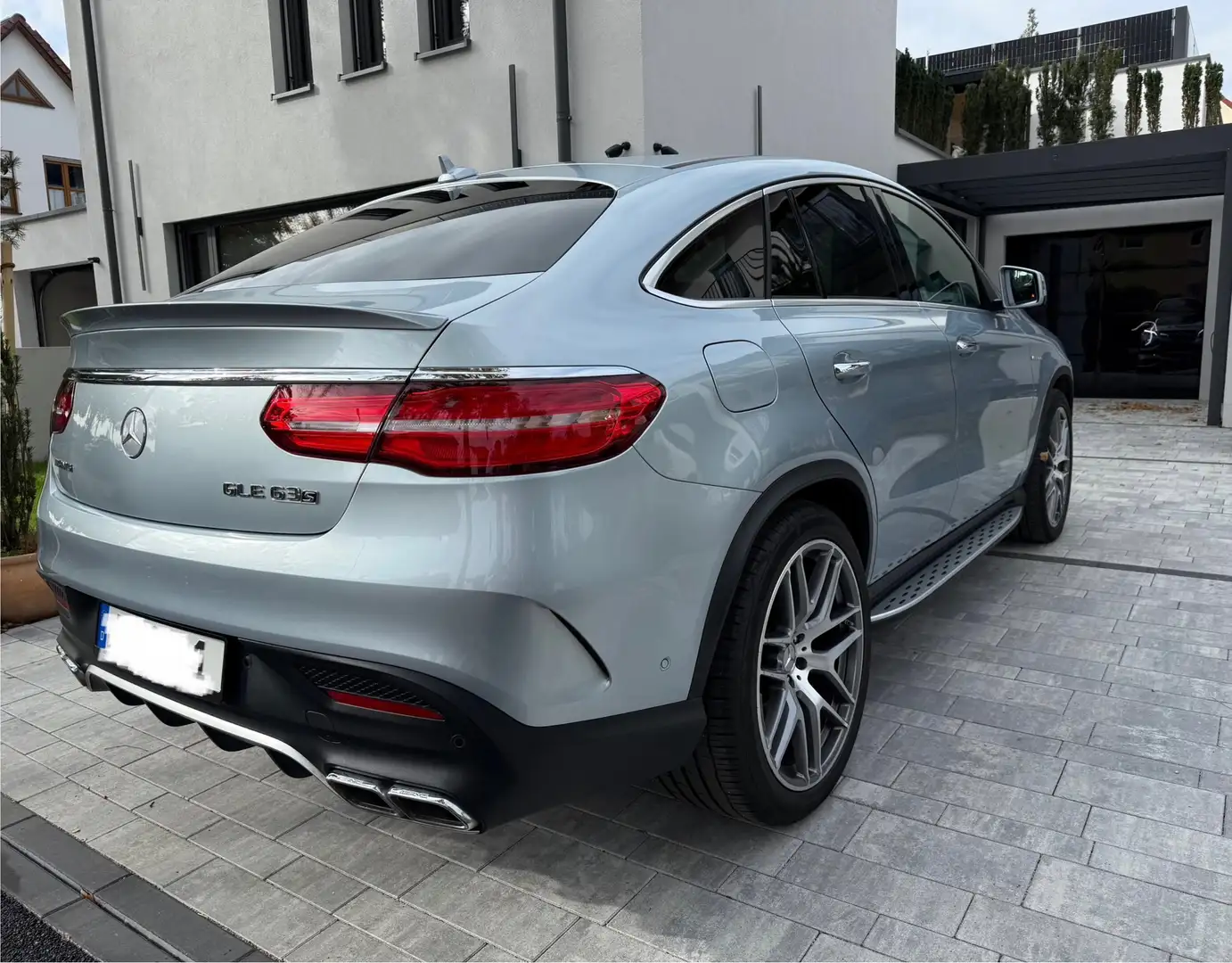 Mercedes-Benz GLE 63 AMG AMG GLE 63 Coupe S 4Matic AMG Speedshift 7G-TRONIC Grau - 2