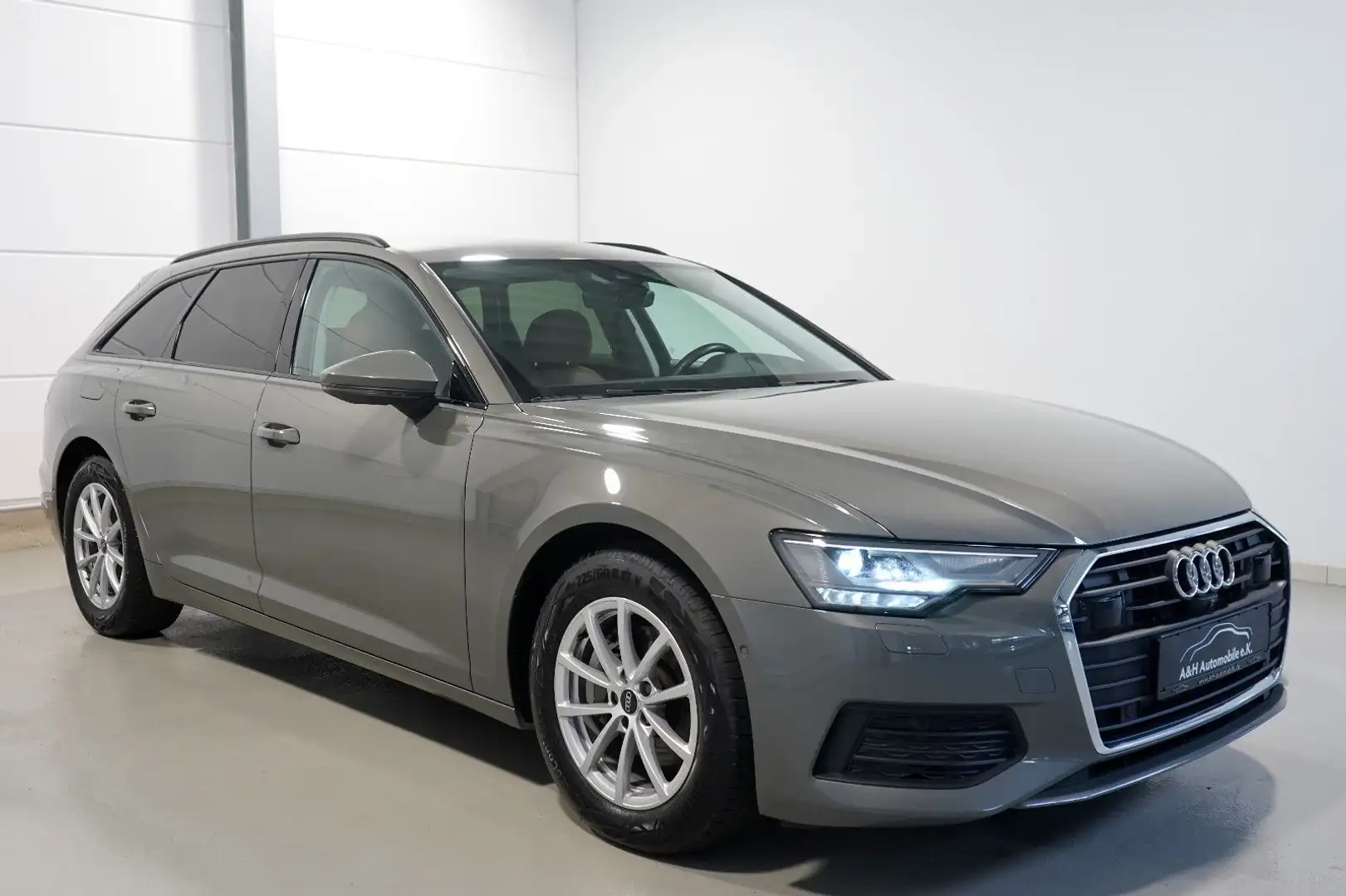 Audi A6 Avant 40 TDI S-tronic *LED*LEDER*HUD*360°* Grau - 1
