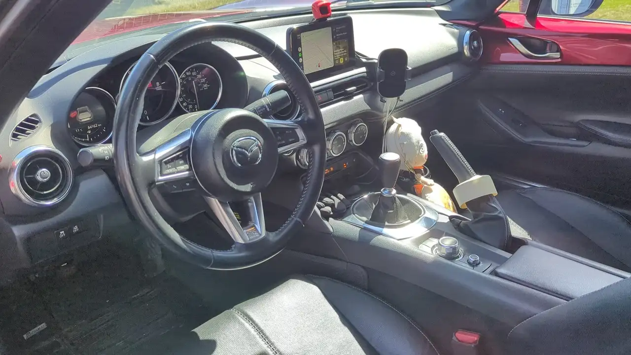 Mazda MX-5 Miata снимка Mazda MX-5 Miata