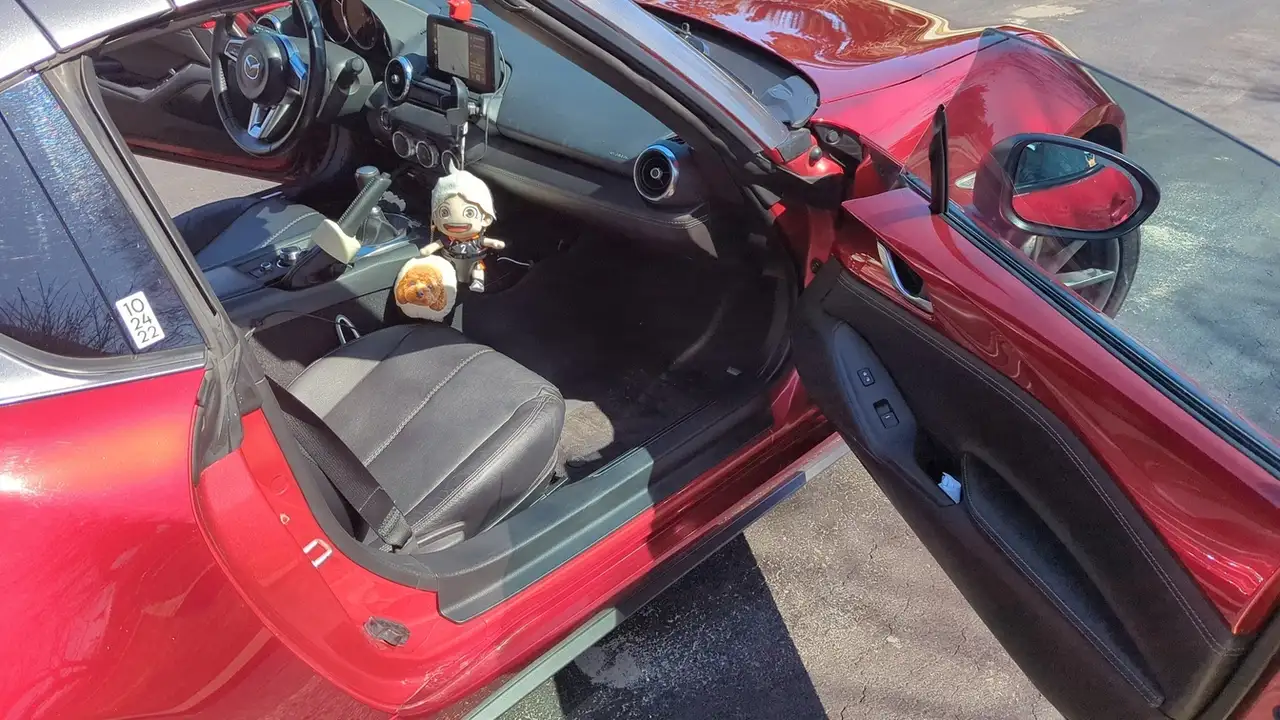 Mazda MX-5 Miata снимка Mazda MX-5 Miata