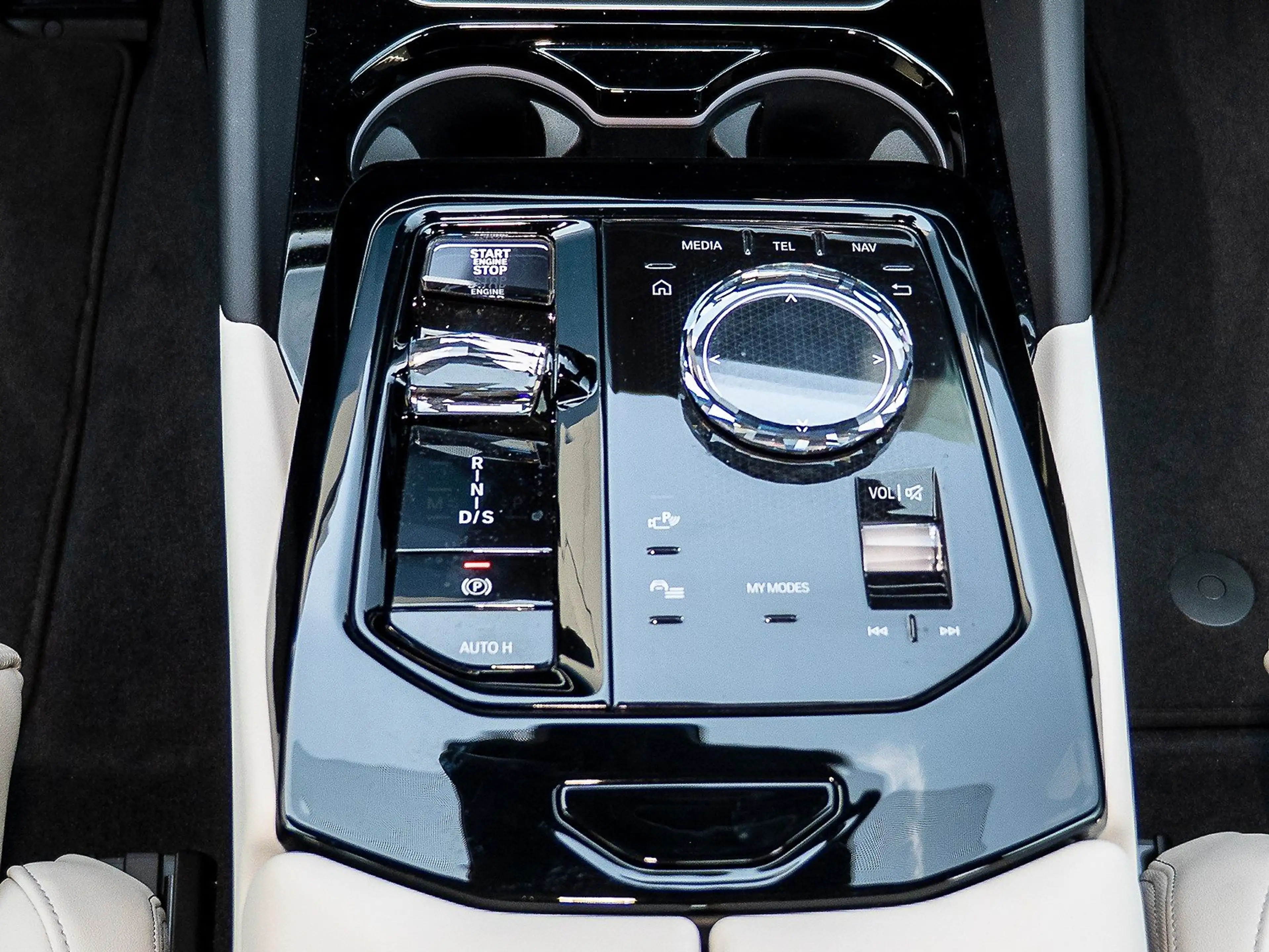 BMW 550 e xDrive Lim. M Sportpaket ACC 360° HiFi Pano DAB — photo 9