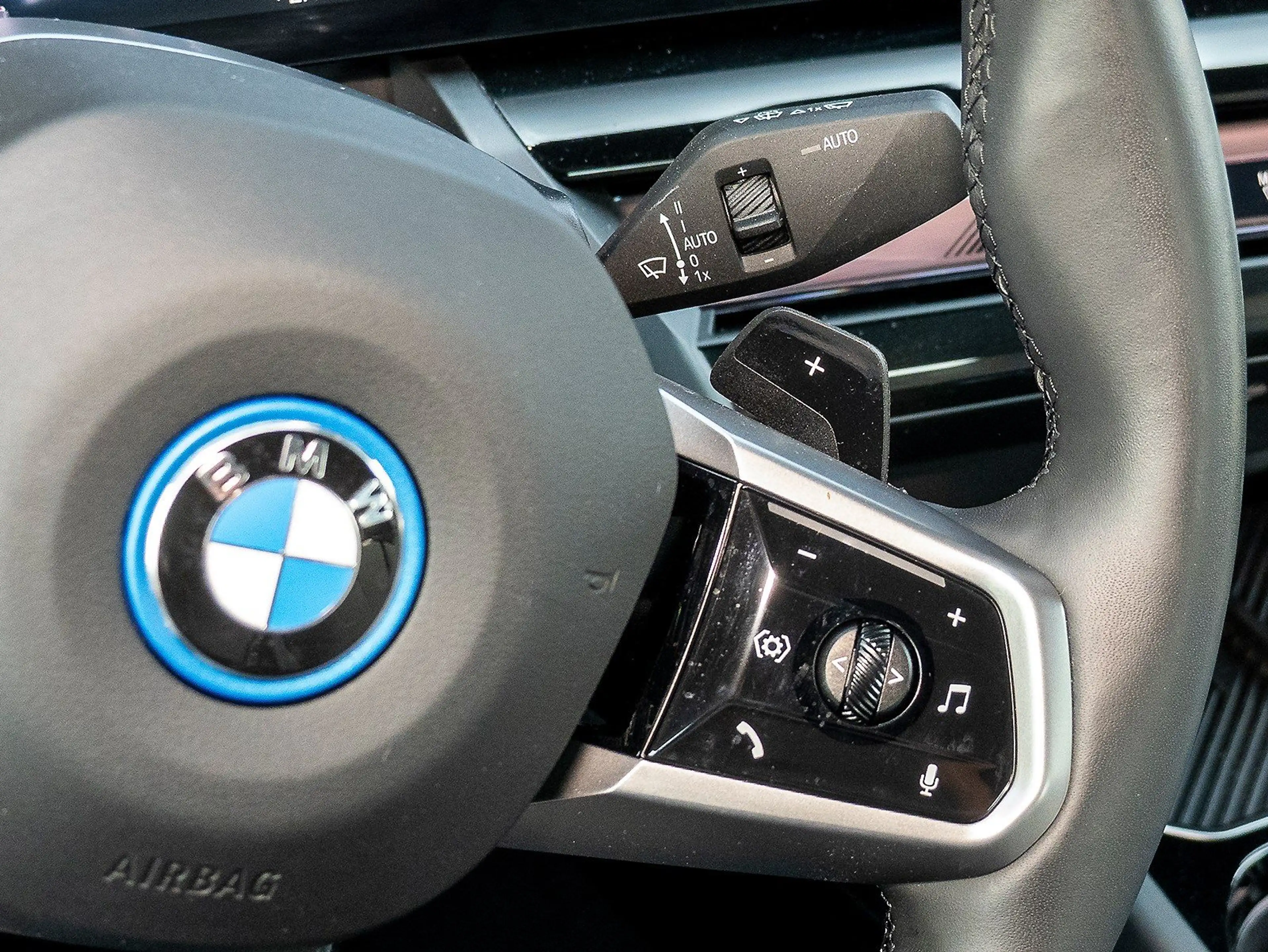 BMW 550 e xDrive Lim. M Sportpaket ACC 360° HiFi Pano DAB — photo 14