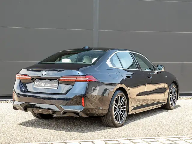 BMW 5 Series view 2