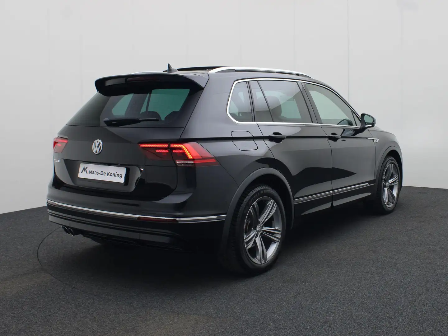 Volkswagen Tiguan 1.5TSI/150PK ACT Highline Business R Line DSG · Pa Zwart - 2