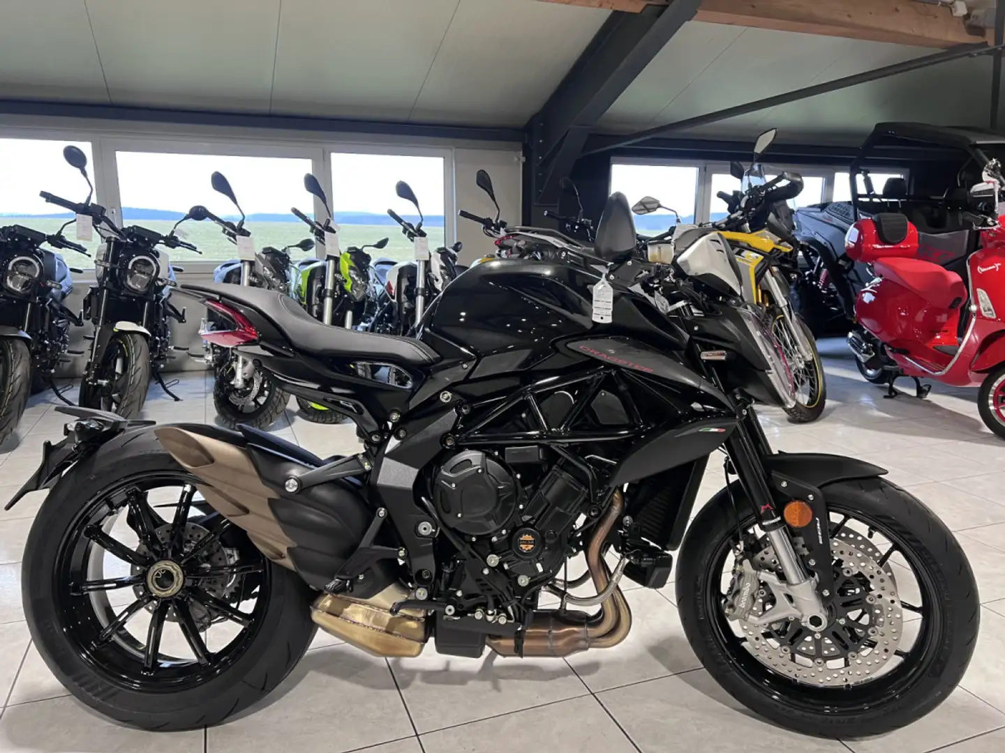 MV Agusta Dragster 800 Negro - 1