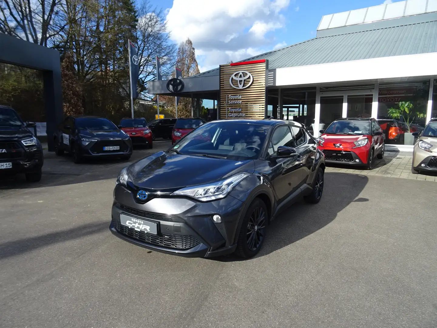 Toyota C-HR Hybrid Team D Grau - 1