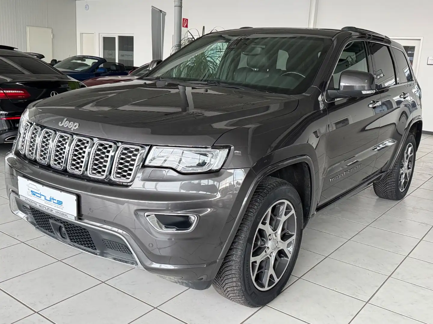 Jeep Grand Cherokee Overland 3.0 Pano*Luft*Sitzklima* Grau - 1
