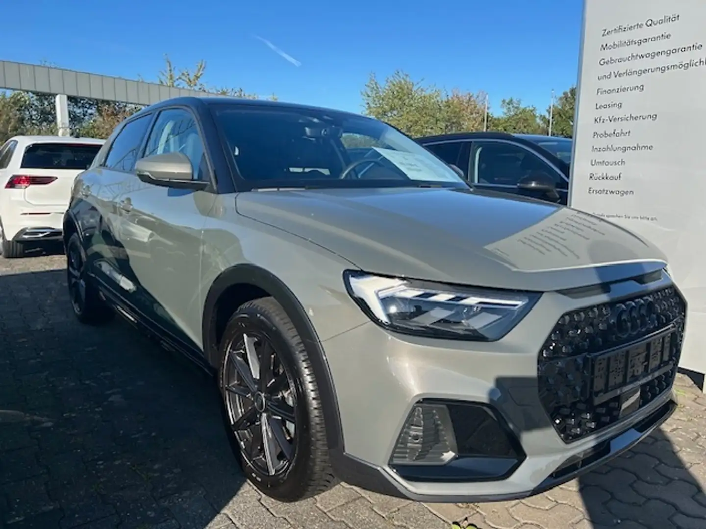 Audi A1 allstreet 35 TFSI, NP: 43.500 € Grau - 2