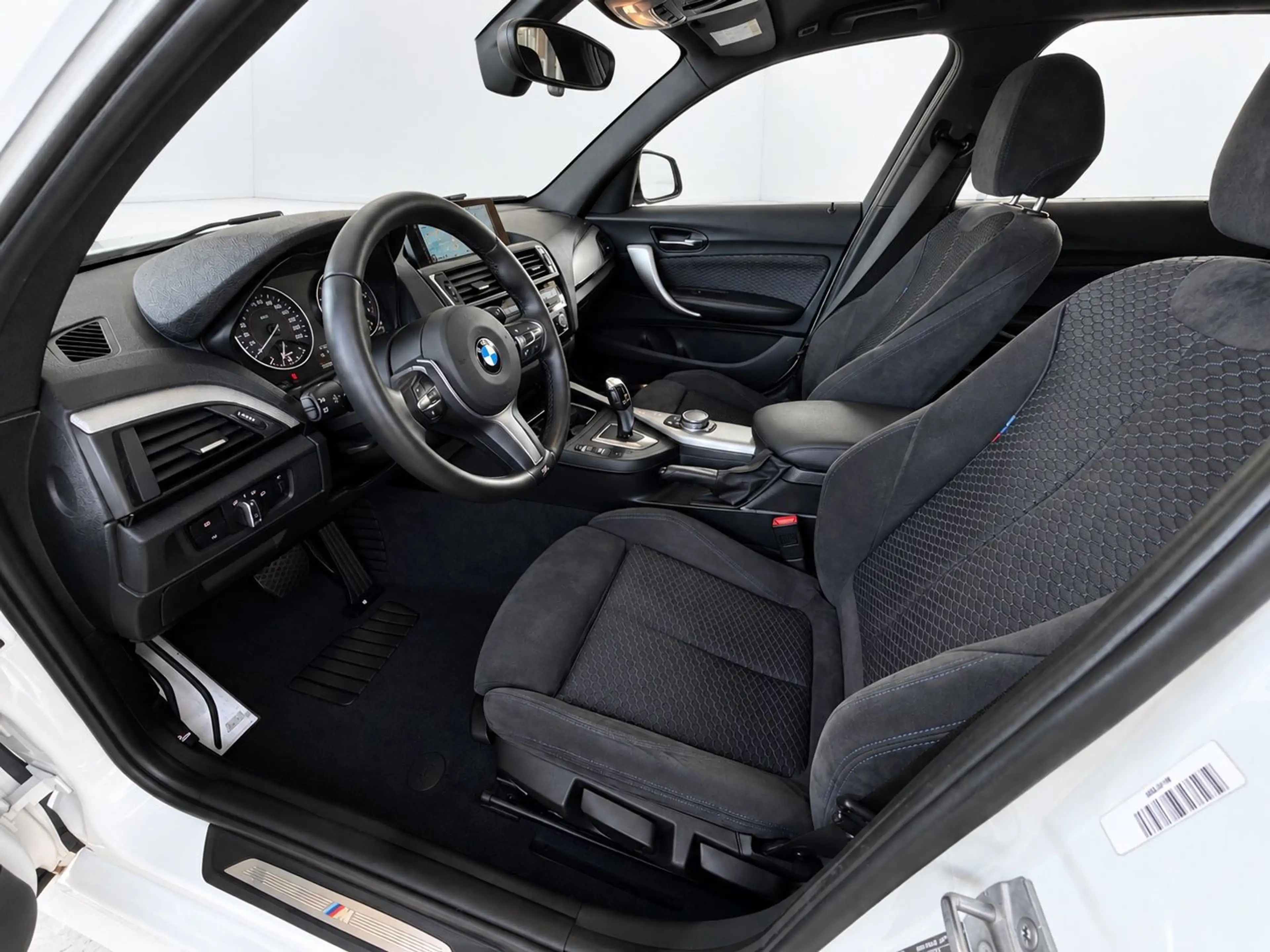 BMW 120 d M Sport GLASDACH+NAVI+ADAPTIV-LED+18"ZOLL — photo 14