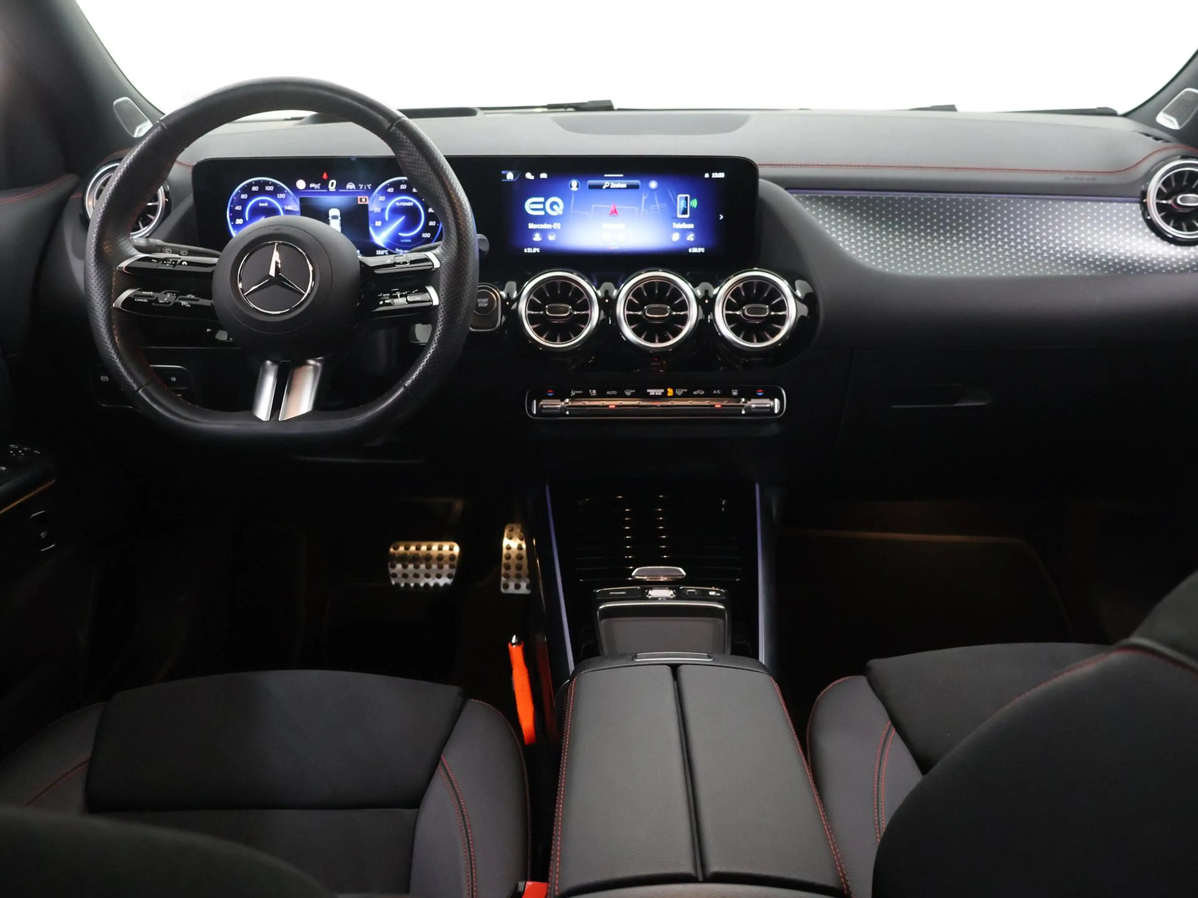 Mercedes-Benz EQA 250 250+ Business Solution AMG 71 kWh | Night | 20" M — photo 8