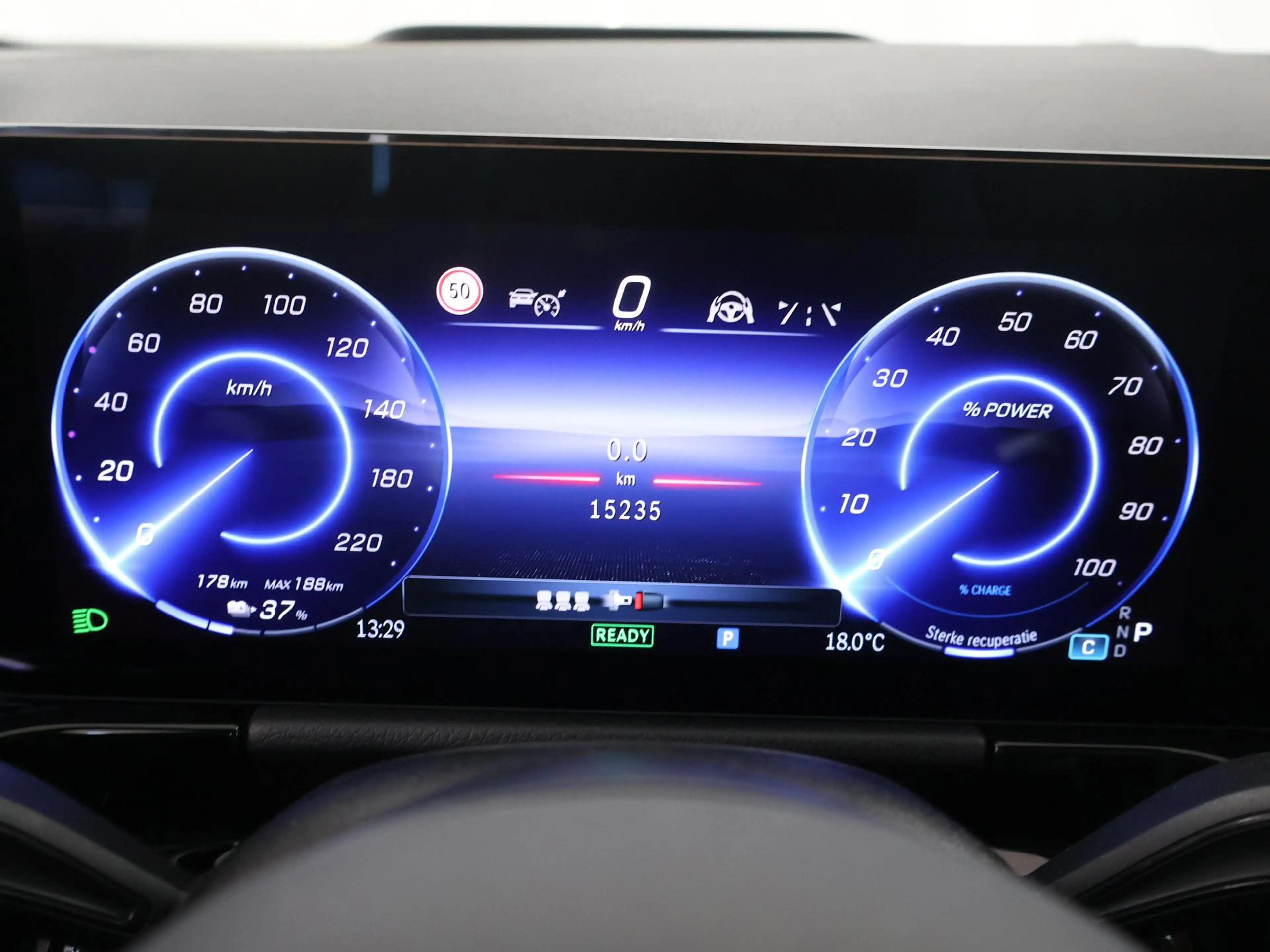 Mercedes-Benz EQA 250 250+ Business Solution AMG 71 kWh | Night | 20" M — photo 12