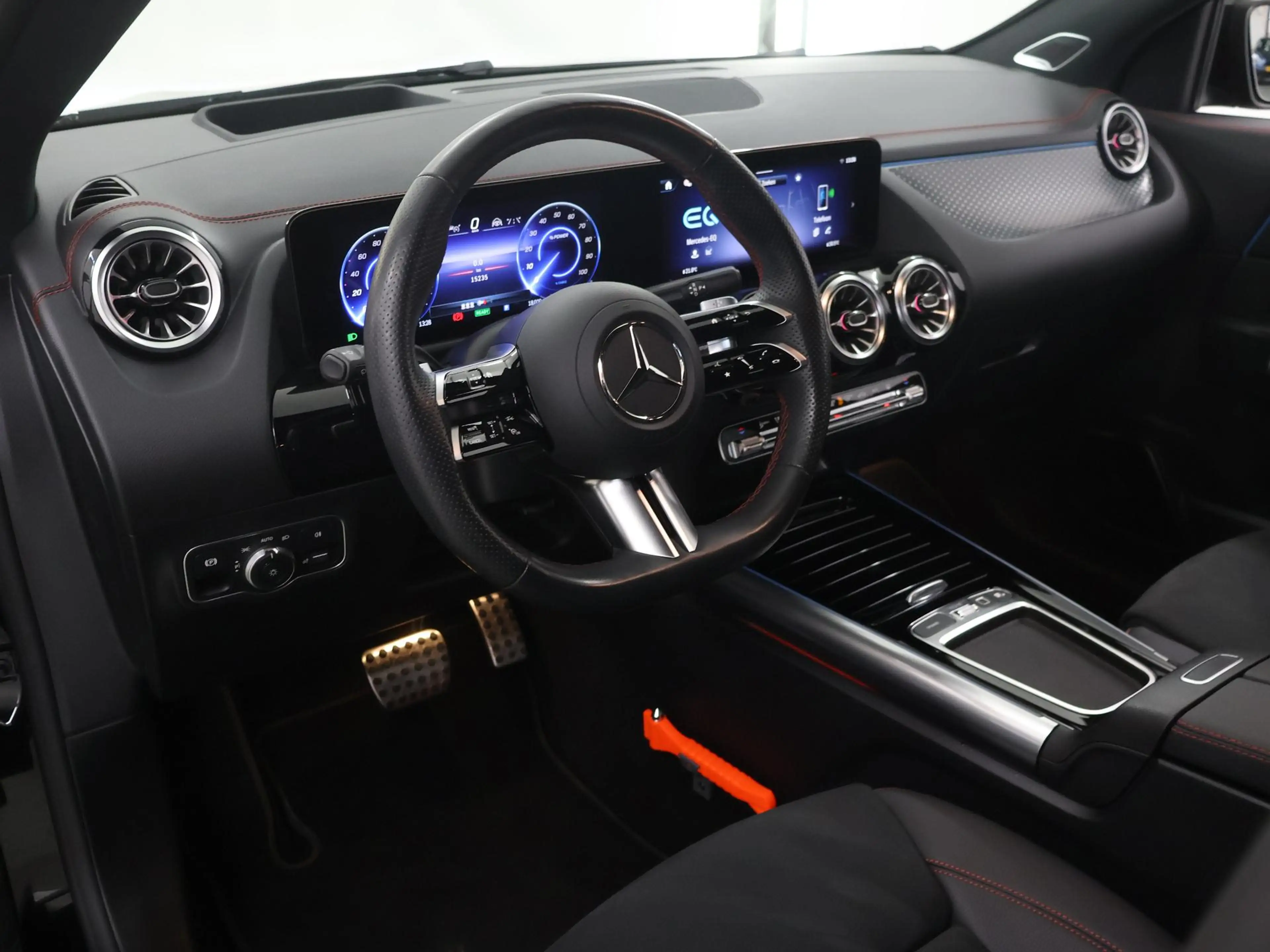 Mercedes-Benz EQA 250 250+ Business Solution AMG 71 kWh | Night | 20" M — photo 7