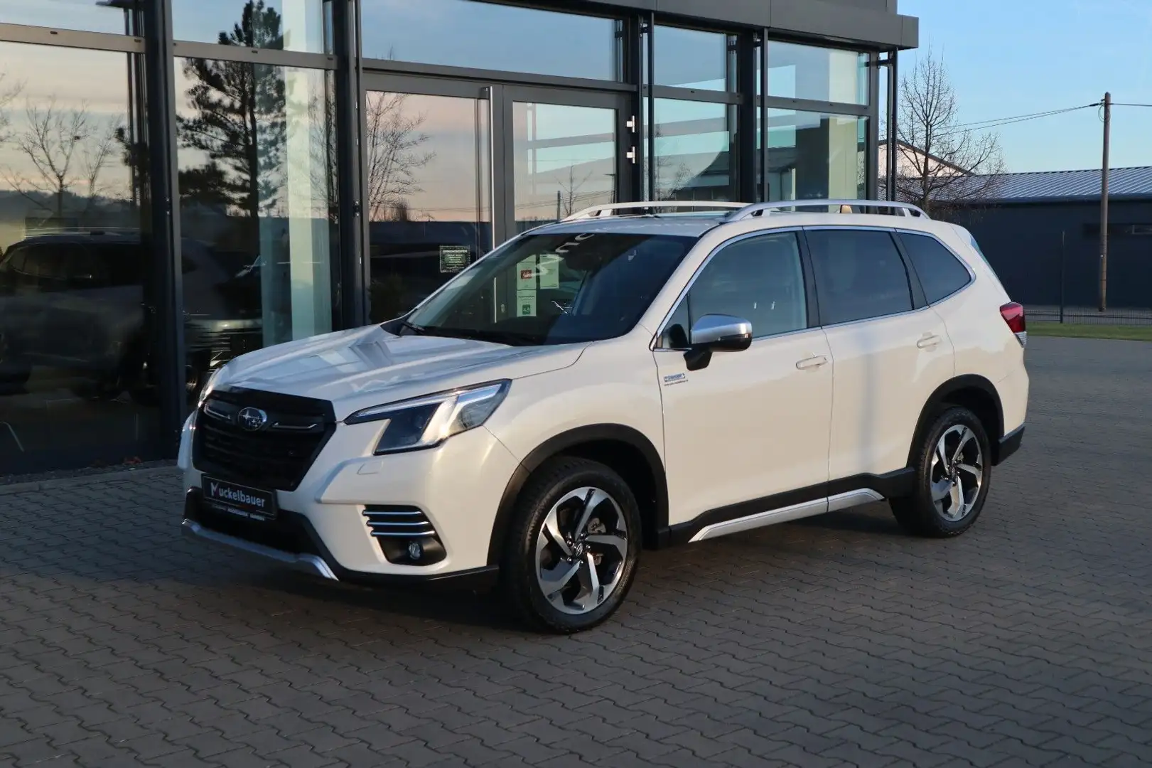 Subaru Forester 2.0ie Platinum Lineartronic Weiß - 1