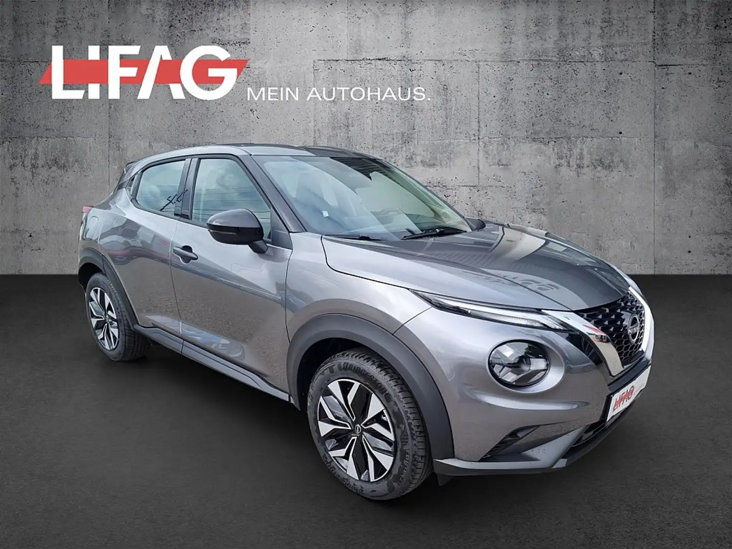 Nissan Juke 1,0 DIG-T Acenta+ *ab € 18.990,-* Grau - 1