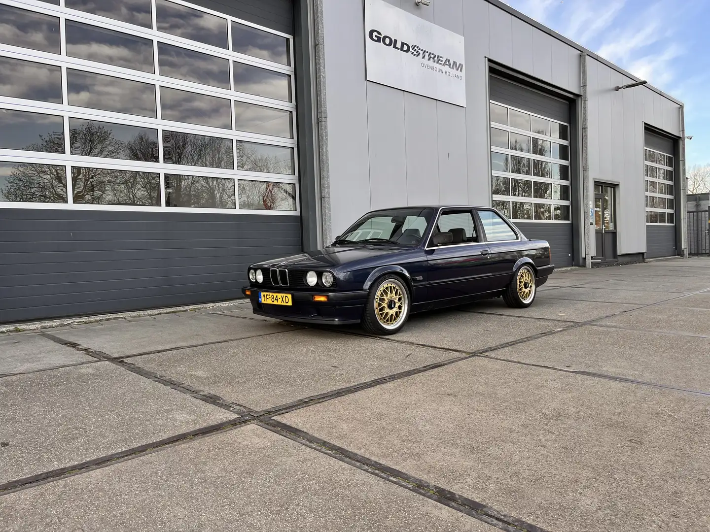 BMW 325 m50b25 Blauw - 1