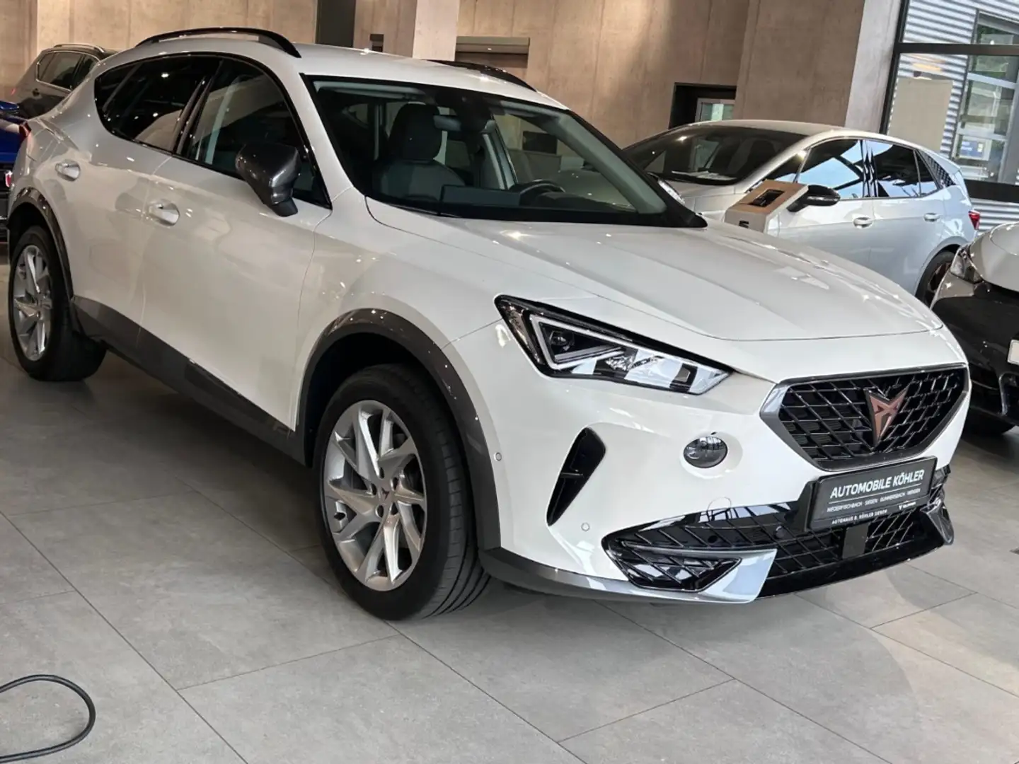 CUPRA Formentor 1.5 TSI AHK Navi Digi Cockpit LED ACC Apple CarPla Weiß - 2