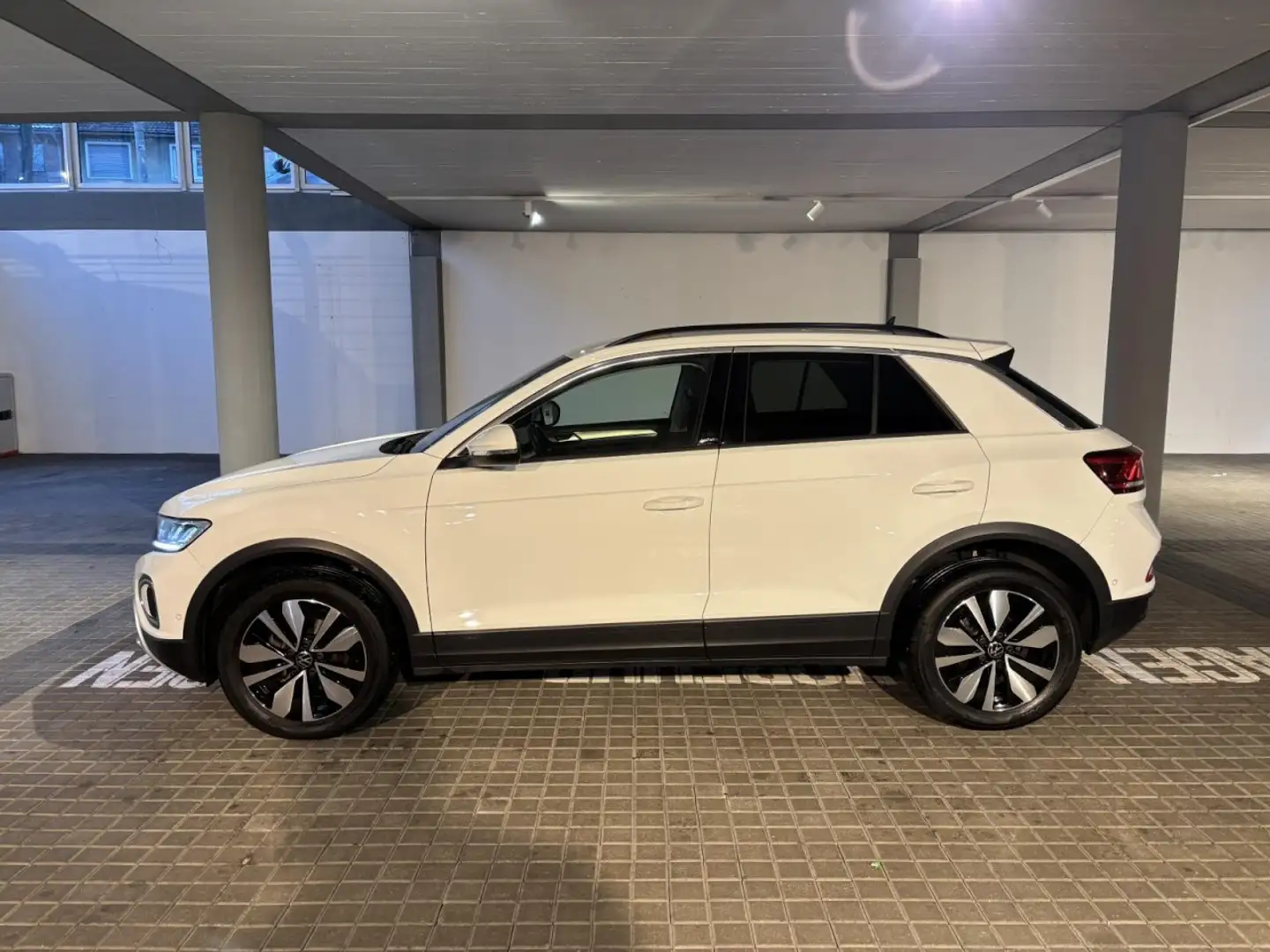 Volkswagen T-Roc 1.5 TSI DSG Move Klima Einparkhilfe Sitzheizung Weiß - 2