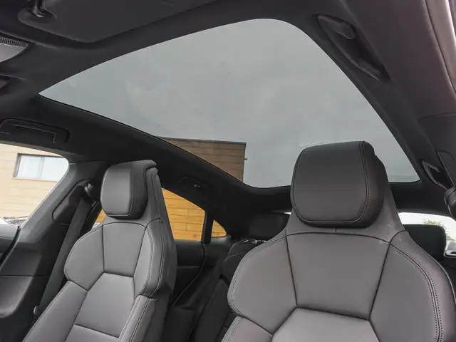 Audi e-tron GT view 7