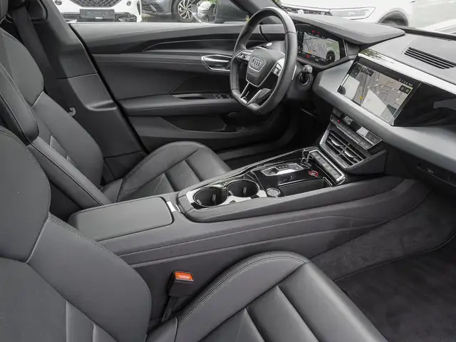 Audi e-tron GT view 8