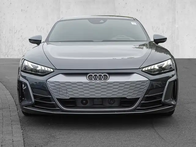 Audi e-tron GT view 3