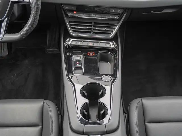 Audi e-tron GT view 14