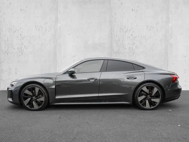 Audi e-tron GT view 5