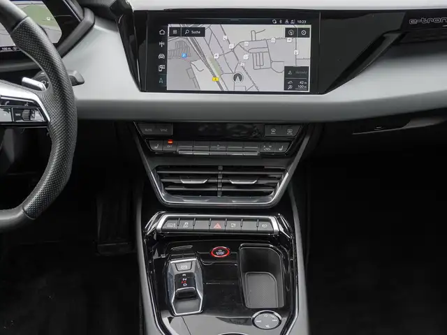 Audi e-tron GT view 12